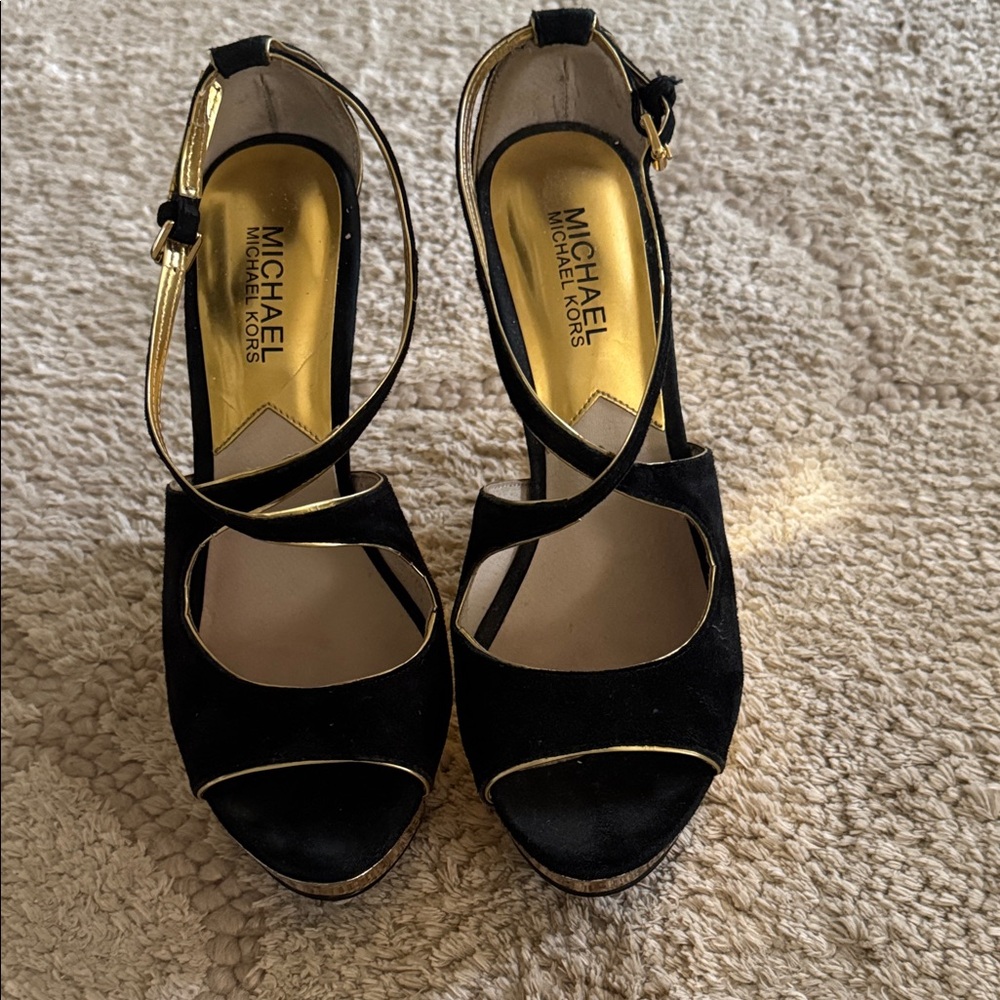 Michael Kors Elegant Black and Gold Heels